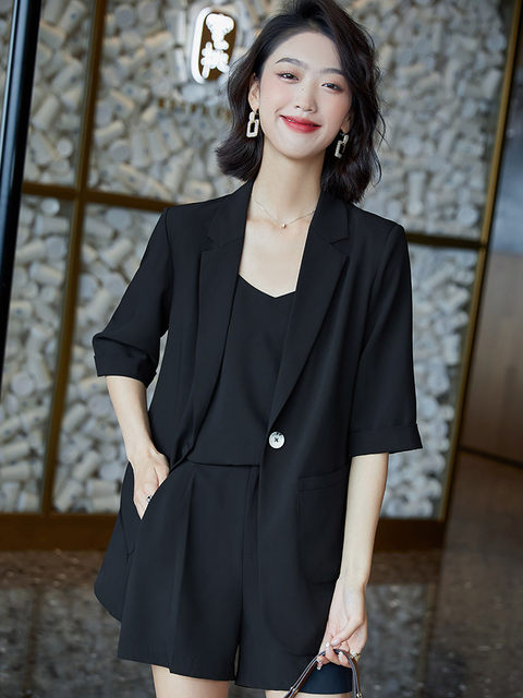 Casual suit suit female spring and summer fashion temperament age reduction fried street loose professional small suit shorts two-piece set