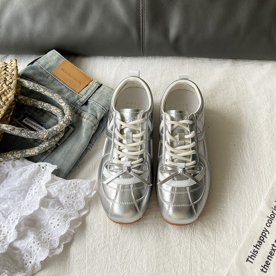 Hot style ballet style silver moral training shoes for women 2025 new inner heightening fashion casual shoes Mary Jane shoes single shoes