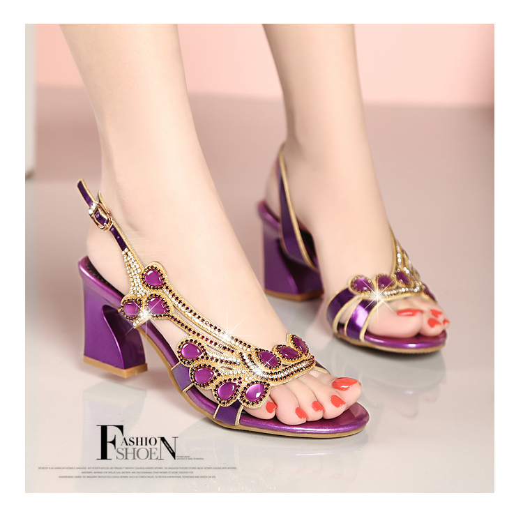 Dép nữ mùa hè mới 2019 dày bằng da với thời trang Hàn Quốc đi dép sandal đính kim sa dép givenchy