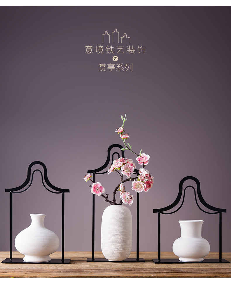 New Chinese style living room furnishing articles creative household act the role ofing is tasted rich ancient frame, wrought iron decoration ceramics handicraft wine accessories