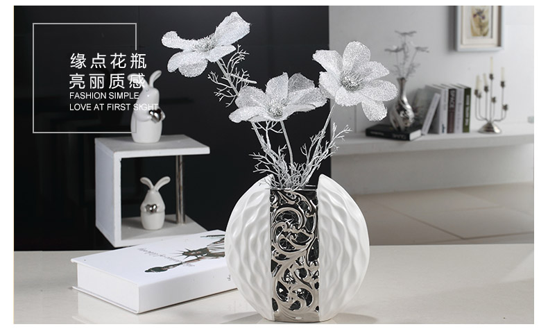 Simulation flower furnishing articles table, TV ark, ceramic vases, dried flowers sitting room decoration of modern home decoration, small and pure and fresh