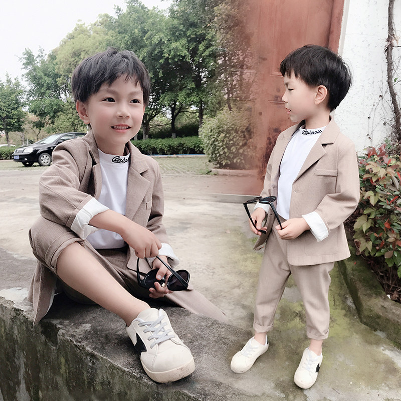 Boy's small suit suit 2022 Spring loaded with new child handsome 2 sets of CUHK Tong Han version Chaohan Casual West Suit