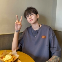 Темно-серый