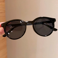 9# солнцезащитные очки в черной оправе