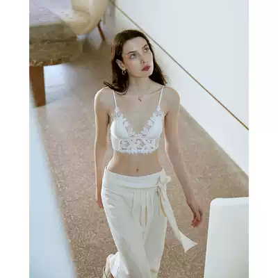 Sugar Ray slightly sweet independent design French lace thin underwear sexy triangle cup underwear set