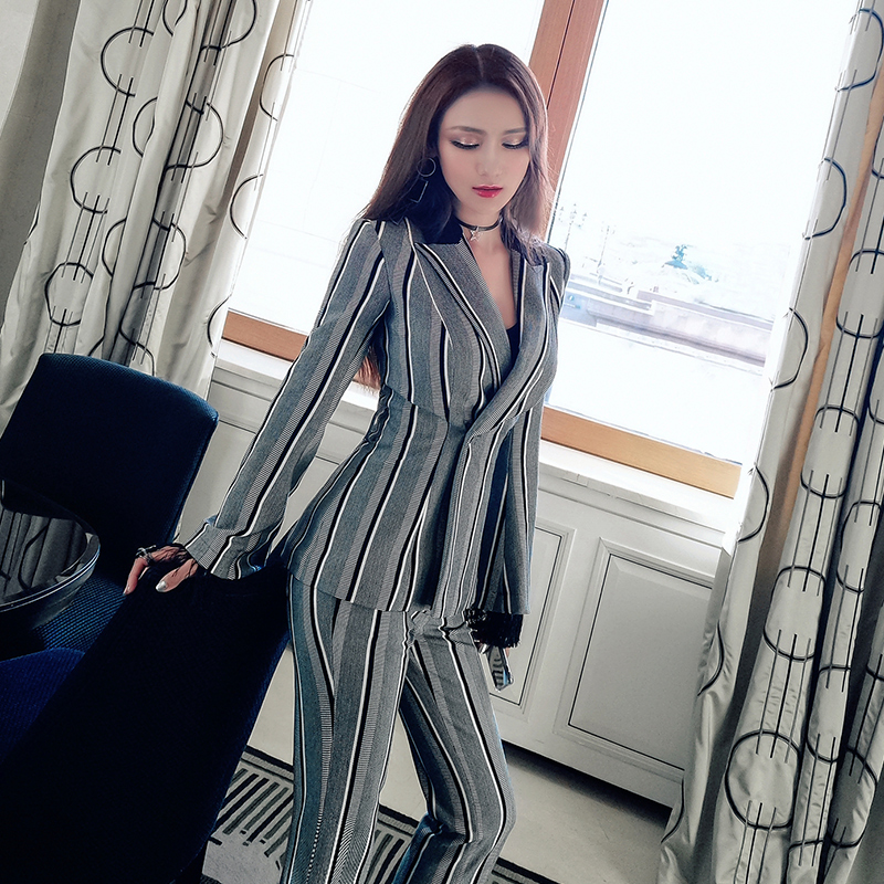 Tailleur femme - Ref 3244799 Image 4