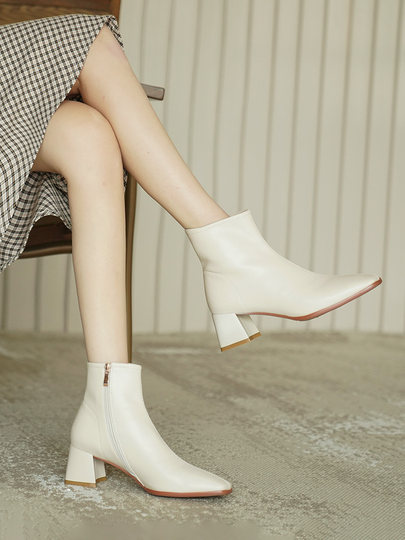 Brown short boots for women, spring and autumn single boots, popular high-heeled Martin boots, soft leather, white retro square toe thick heels, slim boots