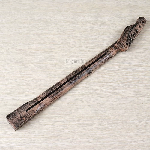 6 струна 21 Продукты Половина, опубликованная электрической гитарой.