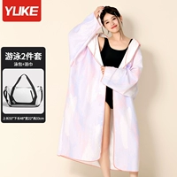 Вместительная и большая трендовая спортивная сумка