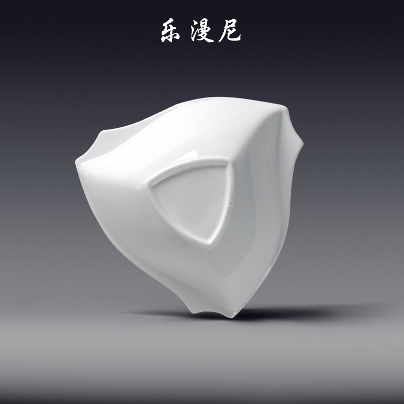 Le diffuse, drifting triangle bowl - nest Japanese Chinese style hotel tableware ceramic creative hot soup soup bowl braise in soy sauce meat
