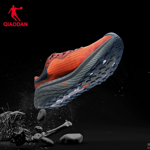 Китайская дорожная внедорожная спортивная обувь, амортизирующая углеродная пластина