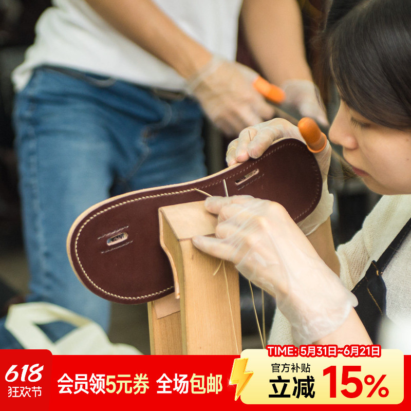 Playful! a Soul-Stirring Work! Handmade Couple's V-Soled Leather Flip-Flops with Retro Non-Slip Design and Genuine Leather Thong Slippers