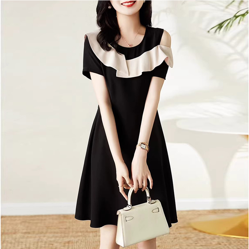 European Style Ruffled Off-Shoulder French Dress for Women 2026 New Summer Color-Blocking Waist-Cinching Little Black Dress European Style Ruffled Off-Shoulder French Dress for Women 2026 New Summer Color-Blocking Waist-Cinching Little Black Dress