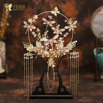 Classical fan Chinese Hanfu wedding Golden costume accessories Hollow fan Tassel Xiuhe Dragon and Phoenix bouquet Butterfly flower
