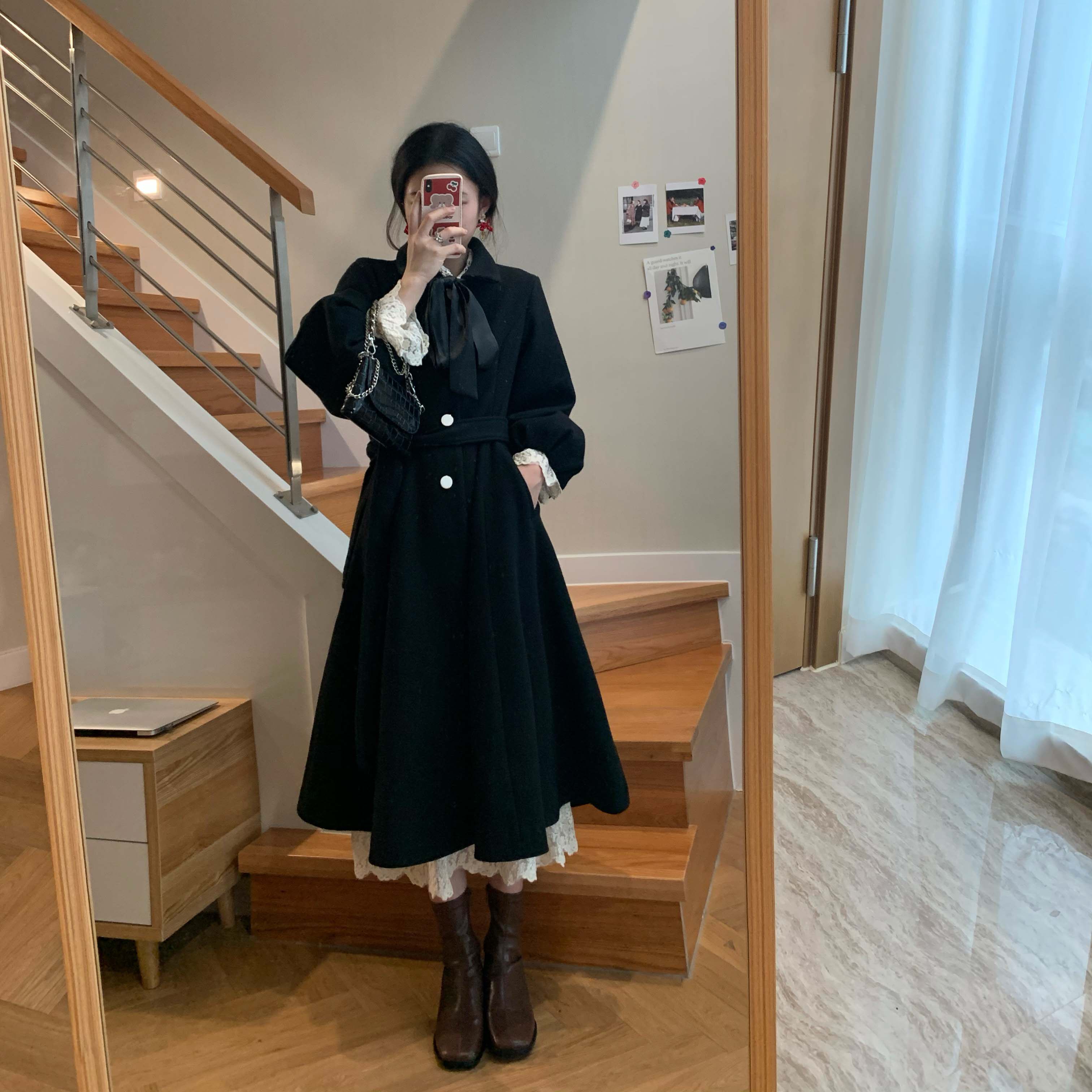 2021 New small balsamic wind Black French style retro coat lace with slimmer French style retro skirt two-piece suit woman