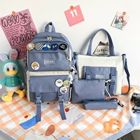 Синяя космическая подвеска, значок