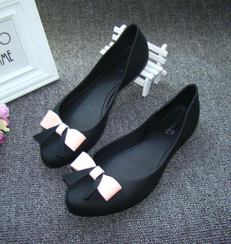 women's plastic beach shoes