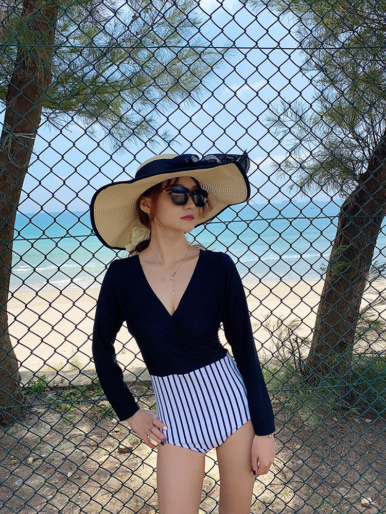 Swimsuit one-piece long sleeve color ins net red steel support gathered to cover the belly to show thin sexy bikini hot spring swimsuit