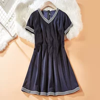 Mùa hè 2018 mới V-cổ sọc gió đại học Một chiếc váy chữ 5819 đầm nữ