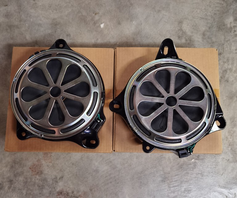 20 21 22 Models of Mercedes-Benz Gle350 Gle450 Berlin Sound System Bass and Treble Speakers