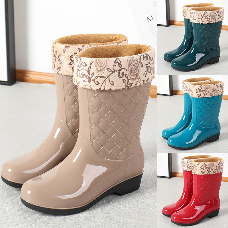 Rain Boots Female Summer Waterproof Shoes Rain Shoes Thickening Non-slip Working Rubber Shoes Fashion style Adult middle cylinder warm outside wearing covered shoes