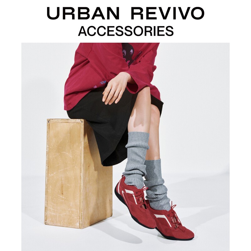 Suede Mesh Low-Top Sneakers Lace-Up Casual Athletic Shoes ราคา 2,040 บาท*ส่งฟรี