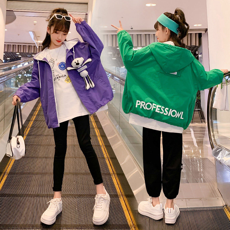 Girls spring coat 2022 new stitching windproof children's Western style girl spring and autumn middle and big children's hooded jacket