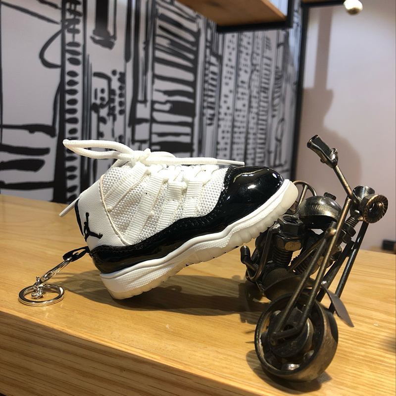 Giày thể thao Aj1 sạc kho báu dễ thương mini cá tính sáng tạo Joe 11 giày thủy triều quà tặng nam mát mẻ nữ di động