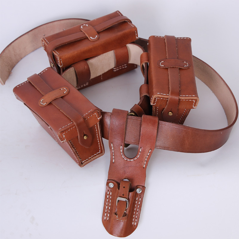 Film and TV show props World War II era Japanese army hung waist 56 and half before and after bullet box Bull Leather Belt 30 Bayonets Hanging Sheath