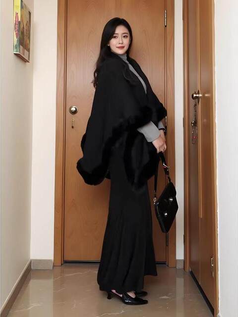 Large size 2-300 Jin Jin is equal to 0.5 kg. Slightly fat mm winter three-piece suit with temperament, new high collar bottoming, Korean style shawl fishtail skirt