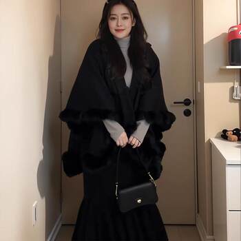 Extra Large Size 100kg Slimming Outfit for Autumn and Winter with a Luxurious and Elegant Vibe, Featuring a Furry Shawl and Skirt Set
