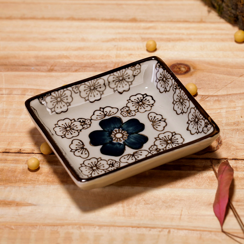 Japanese ceramic square small dishes taste dish of soy sauce dish of hot pot sauce dish snack plate cold dish