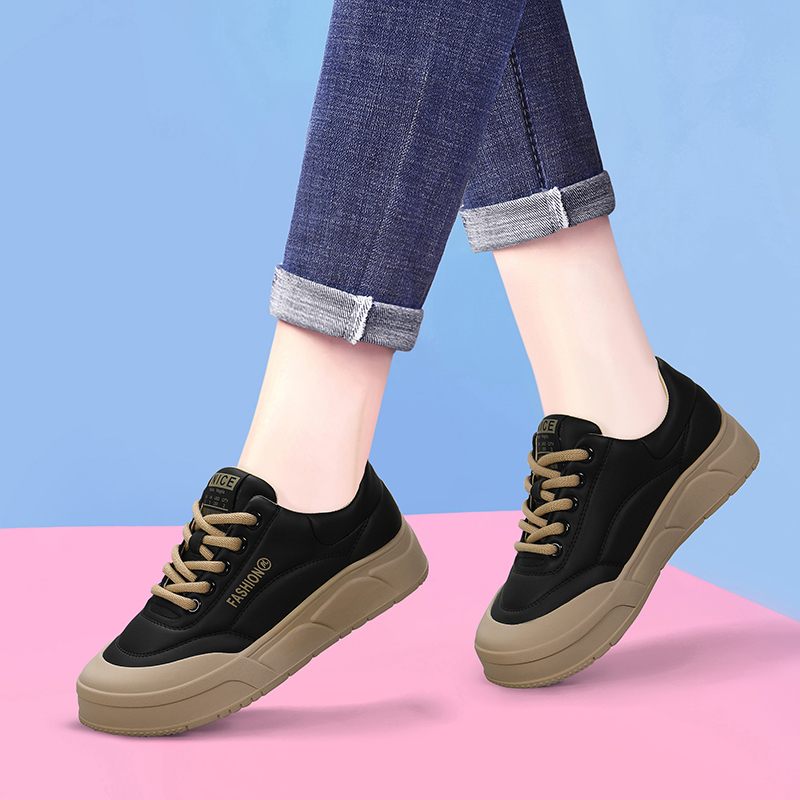 2026 Autumn New Thick-Soled Flat Platform Women's Shoes Casual Versatile Popular Lightweight Non-Slip Sneakers