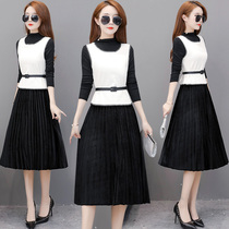 Golden Velvet Dress Dress Woman 2022 Spring Autumn New Temperament Style Goddess Van Light Cooked Wind Sweater Horse Chia two sets of skirts