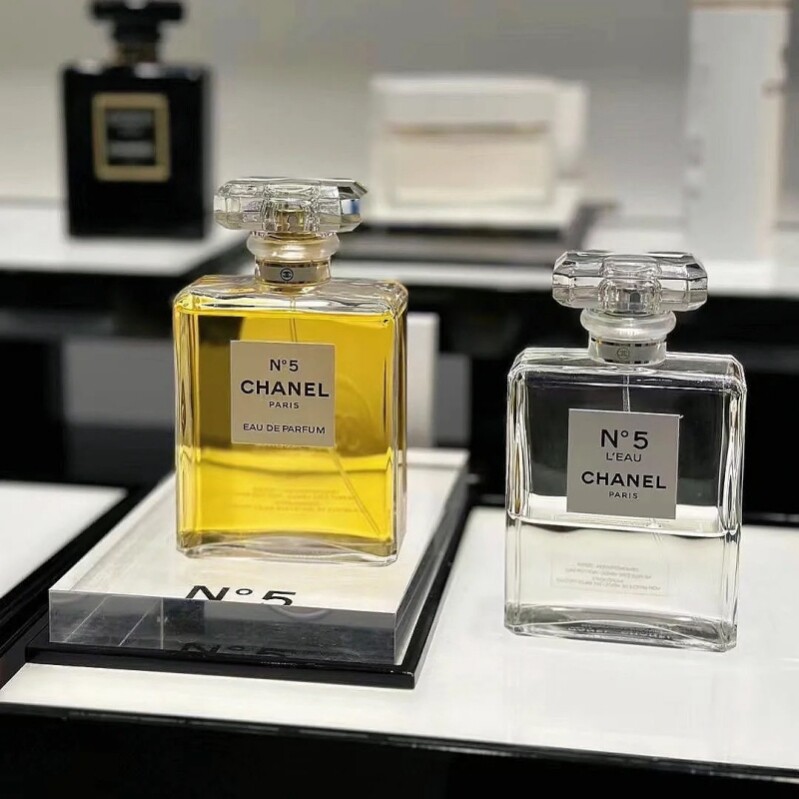 香奈儿5号香水，经典永不过时！适合多大年龄？真相来了！