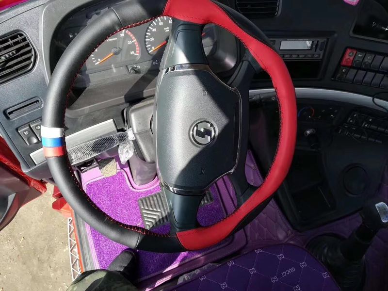 Large truck hand-stitched large steering wheel handle liberation J6 Tianlong leather black personality blue red leather