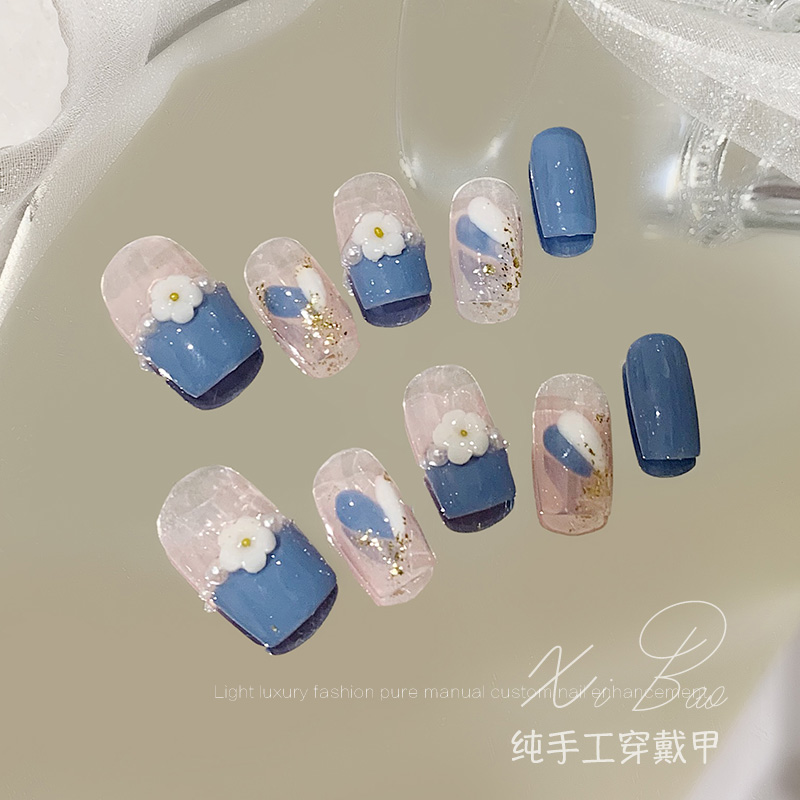 Wearing a high-end sense of niche niche 2022 new custom handmade manicure finished wearable white nail patch