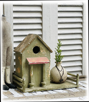 Solitude-style solid wood retro made of old house garden décor with nostalgic style