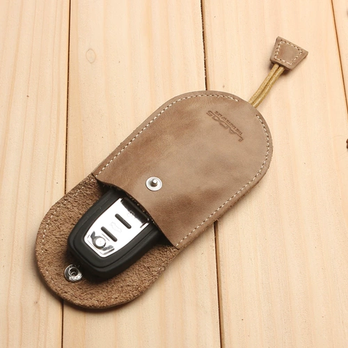 Универсальная ключница подходит для мужчин и женщин, из натуральной кожи