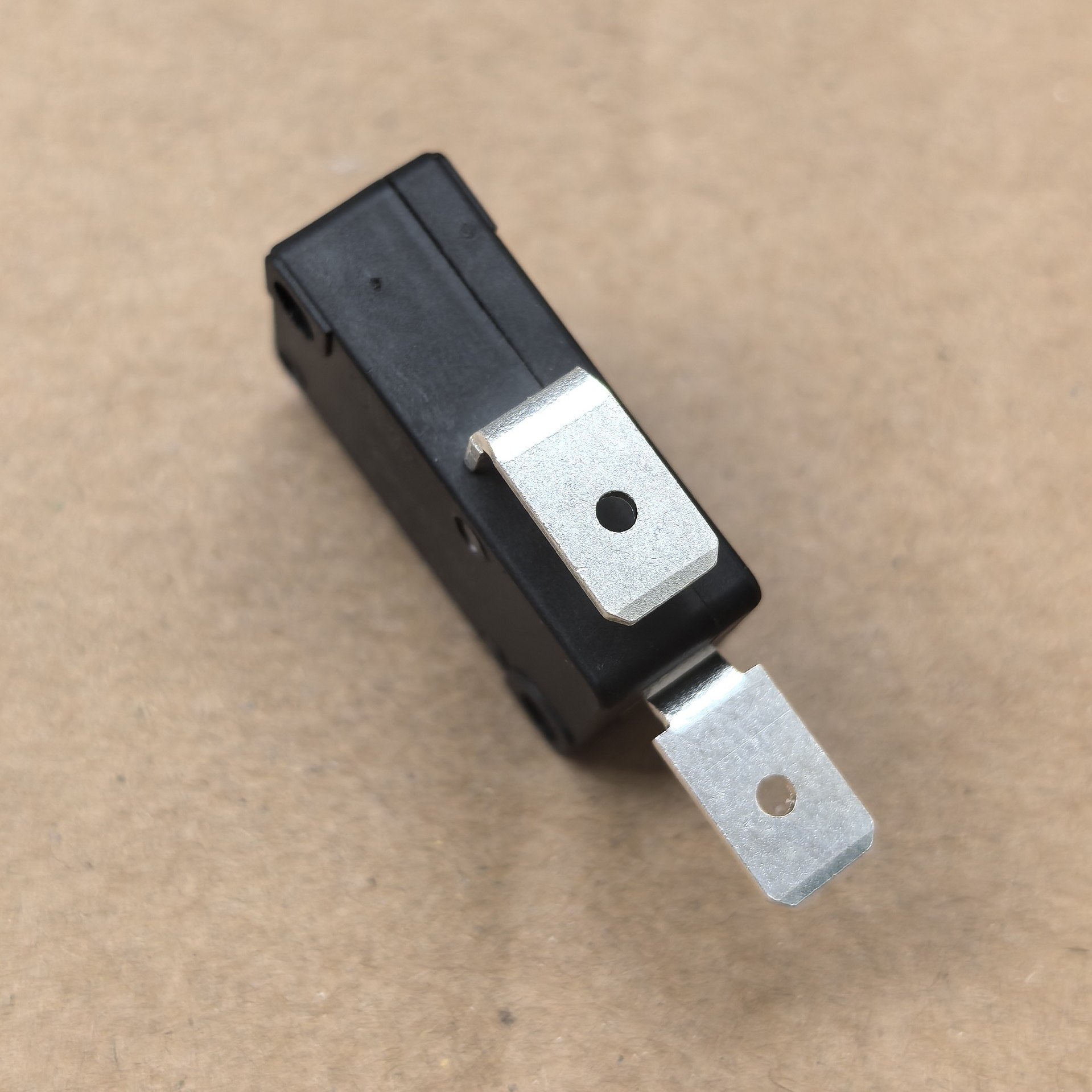 2-Pin Micro Switch for Aluminum Cutting Machine, Chainsaw Start Switch 16/25/A Dc High Power