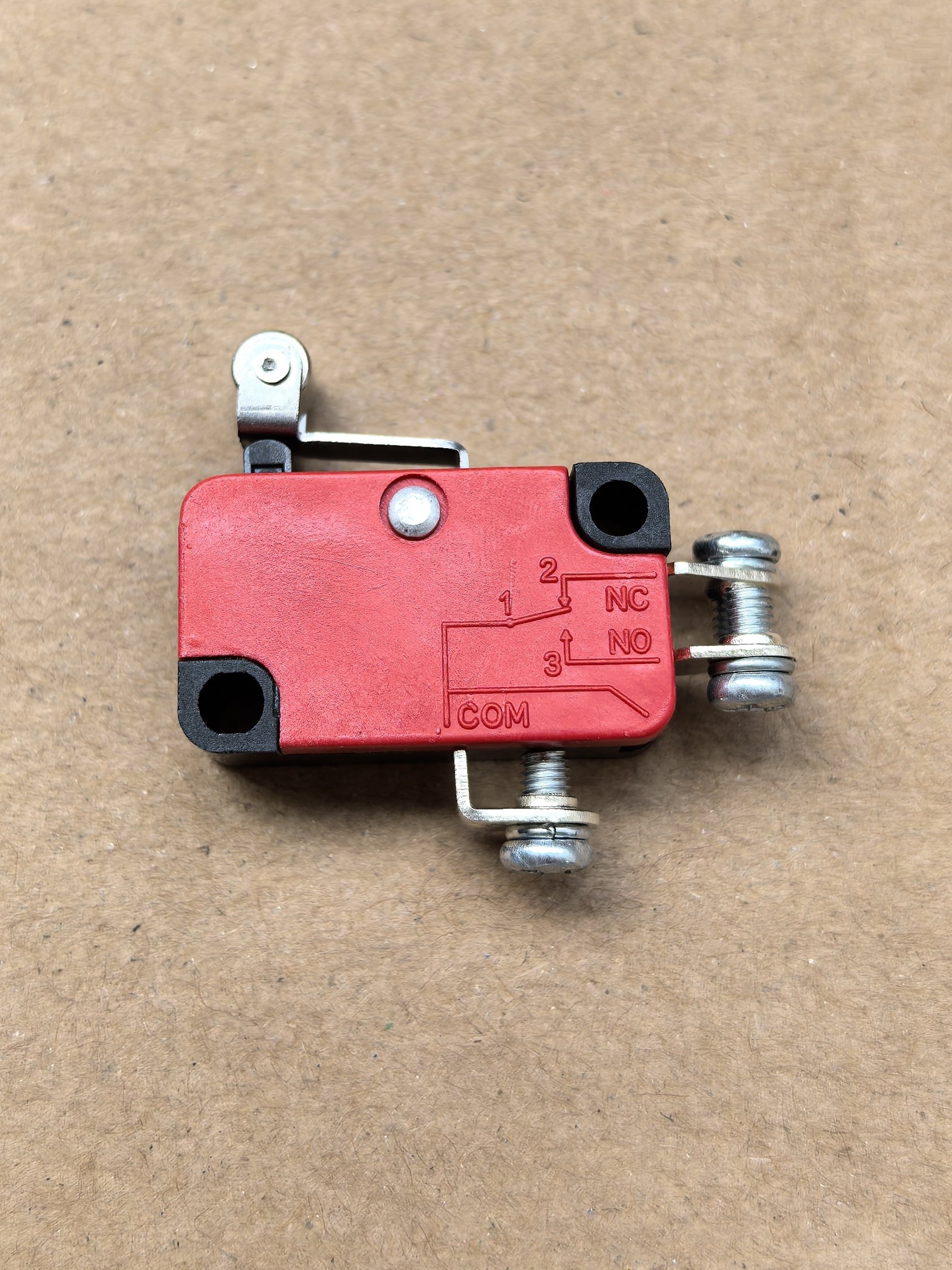 银点微动开关V-155-1C25螺丝脚金属短轮一常开一常闭15A3脚