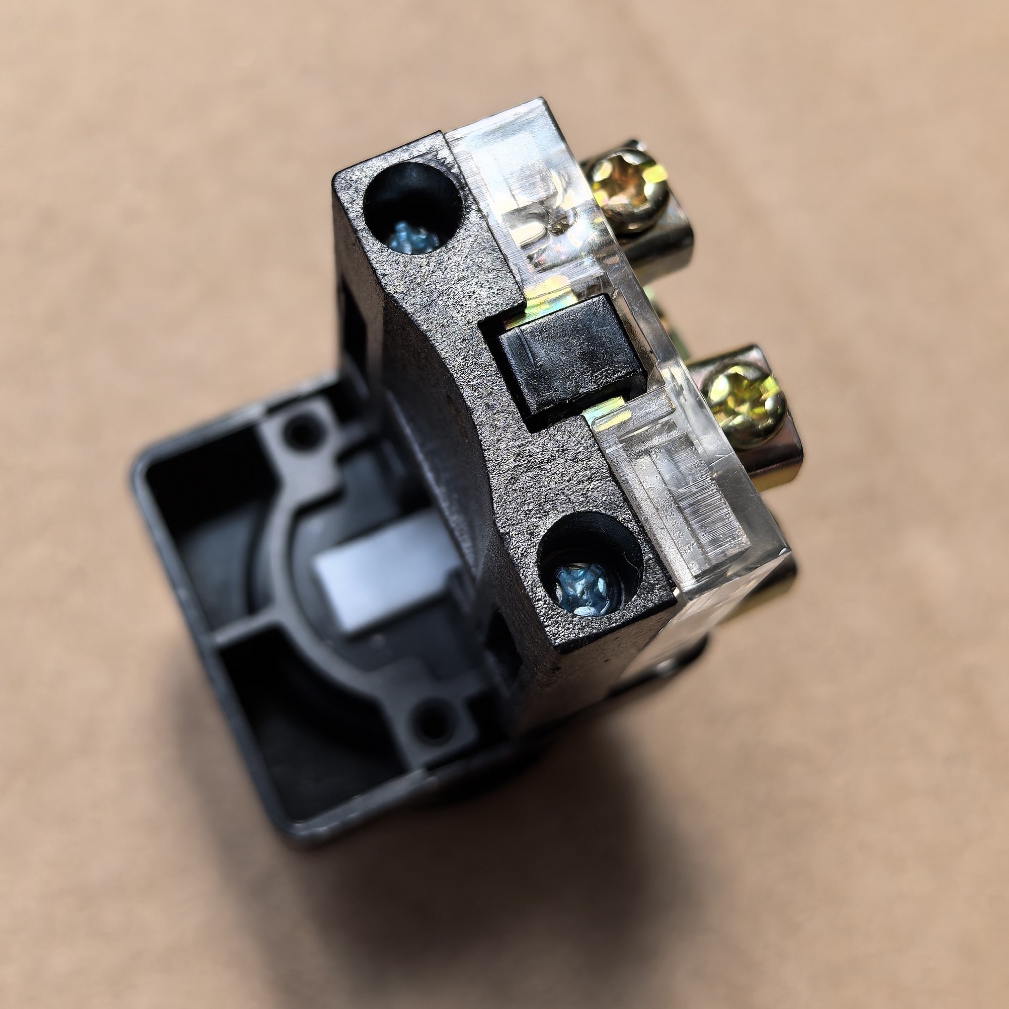 Machine Tool Push Button Switch, Momentary Self-Resetting Tbf-30 Turret Milling Machine Start Control Switch, Red and Green Lift