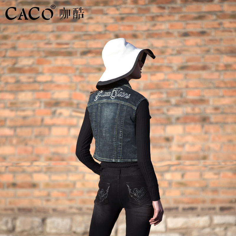 Denim chuồng tay ngắn cơ thể hiển thị mỏng hạt móng tay không đối xứng retro 8006 mùa hè mới ngựa kẹp vai nhỏ