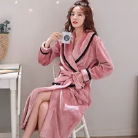 Розовый черный край спящий халат