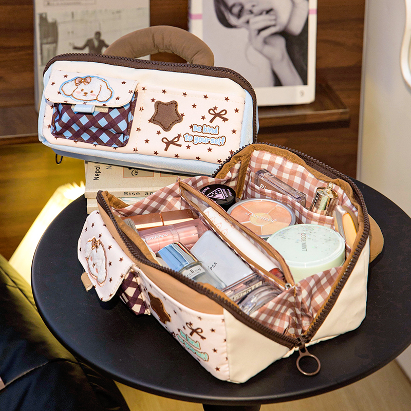 Cute Small Cosmetic Bag for Dogs, Portable and Space-Saving, 2026 New Model for Travel and Holidays