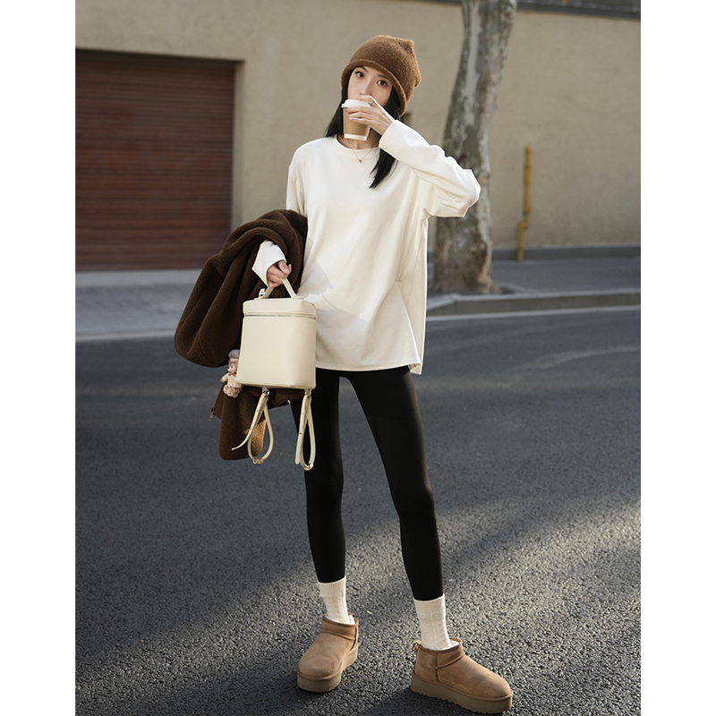 女性用Ayi Wick Cloud起毛ボトムシャツ、ドイツ製ベルベットTシャツのゆったりとした大きいバージョン、秋冬の白い長袖トップ