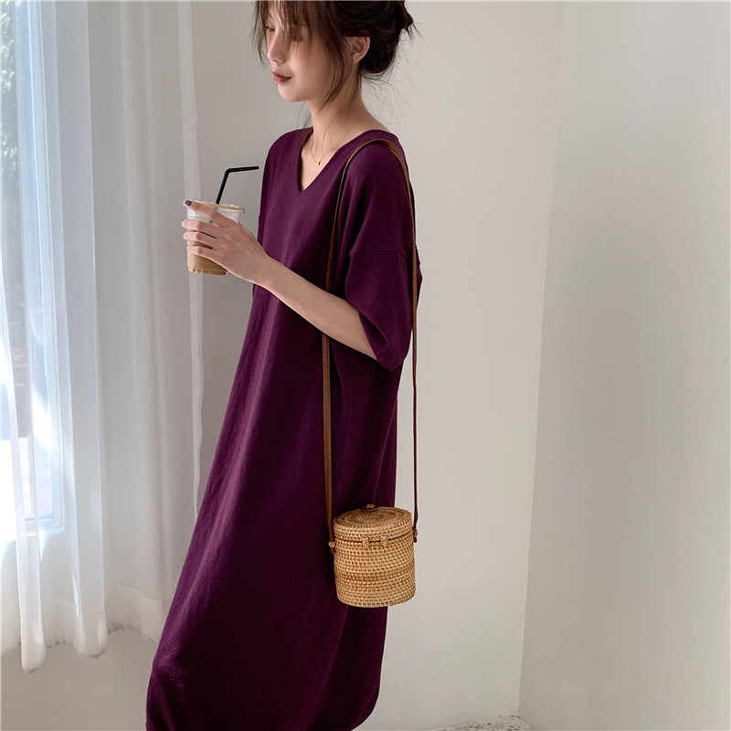 A V-neck knitted short-sleeved dress women's autumn new straight casual loose over-the-knee long version of knitted skirt