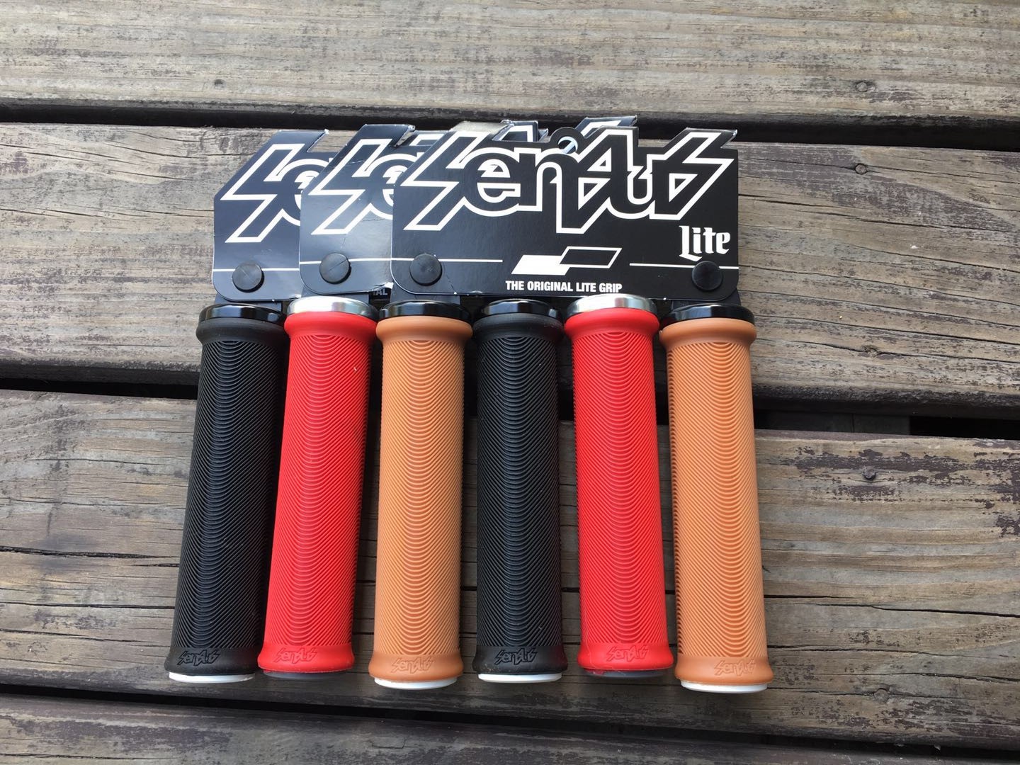 SENSUS Lite V2 Single-side Locking Handle Set DH AM FR XC