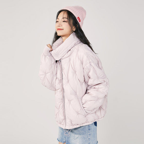 Flying in the Snow Autumn and Winter New Ladies Fashion Irregular Embellishment Warm Windproof Stand Collar Short Down Jacket