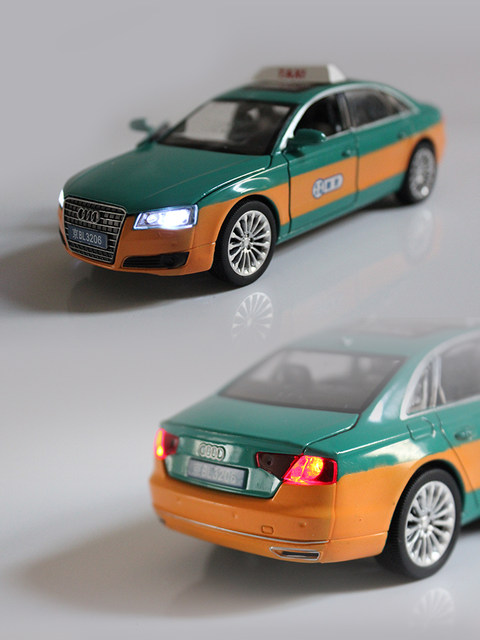 Large taxi children's toy Audi alloy car simulation car model taxi boy collection ornaments